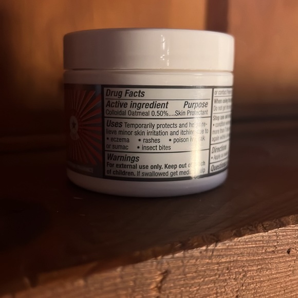 First Aid Beauty Ultra Repair Cream Intense Hydration - Picture 2 of 3